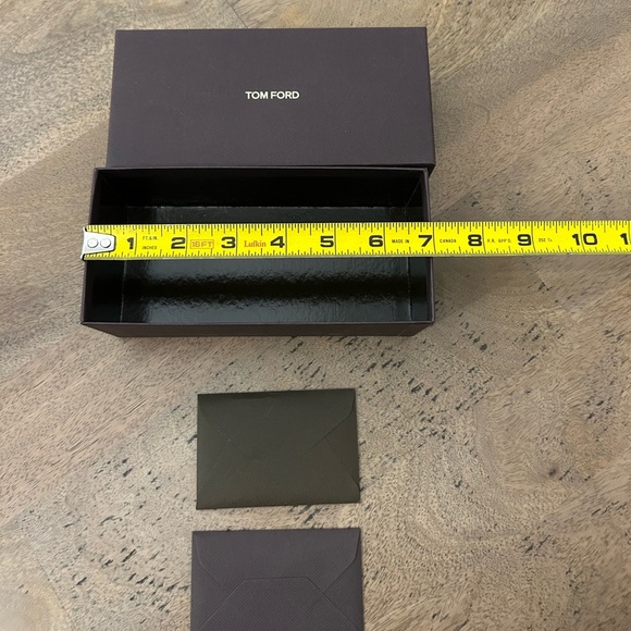 Tom Ford Dark Brown Sunglasses Box with Authentic Card and Cleaning Cloth - Picture 4 of 5